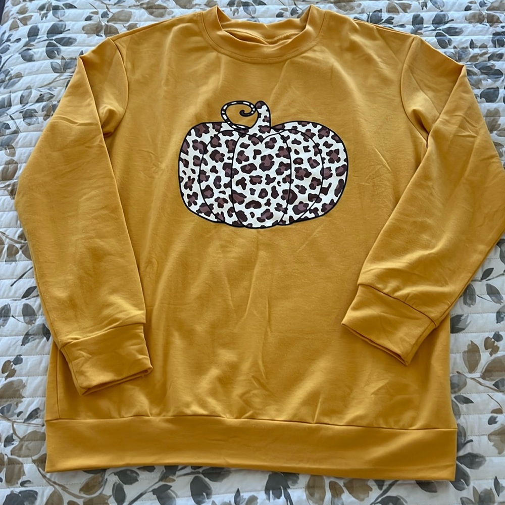Fall/Pumpkin Light Sweatshirt, Yellow, Size Small